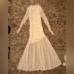 Elegant White Long Sleeve Scrunch Dress